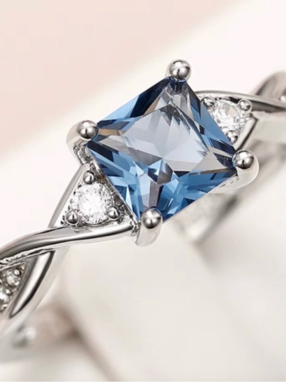 18k White Gold Blue
Sapphire Princess Cut Diamond
Ring NEW